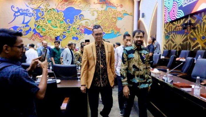 Mualem Saksikan Langsung RDP DPR-RI Bahas Revisi UUPA