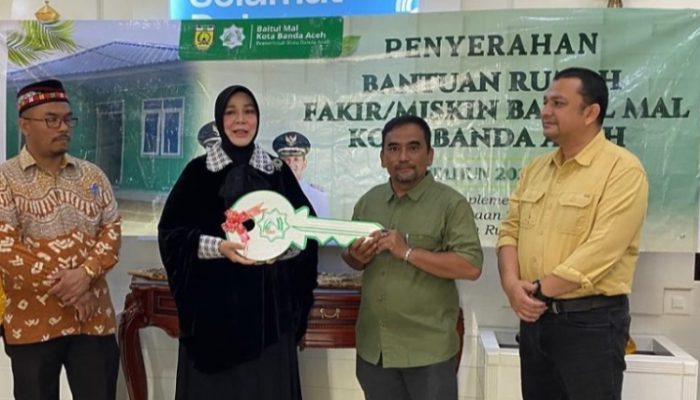 Tangis Haru Warnai Penyerahan 30 Rumah Layak Huni, Wali Kota Banda Aceh: Hasil Zakat untuk Warga Kurang Mampu