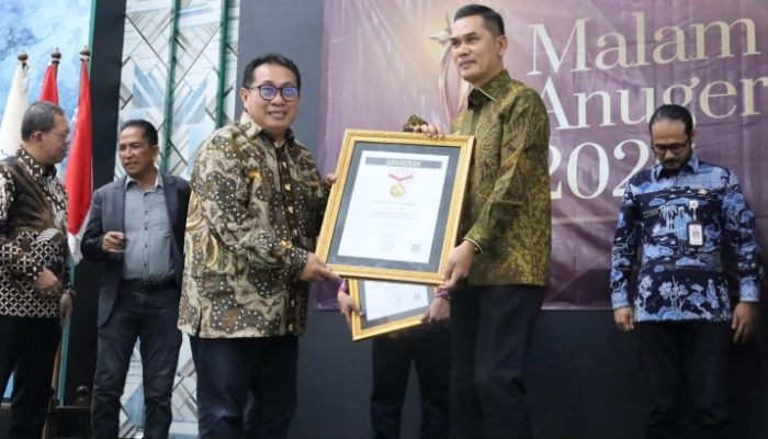 Sekda Aceh M. Nasir Raih Anugerah Tokoh Inspiratif Nasional 2026, Dinilai Berhasil Dorong Reformasi Birokrasi dan Kemajuan Aceh
