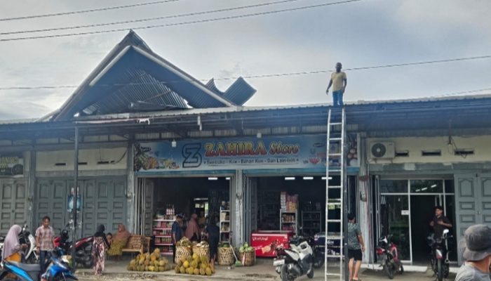 Angin Kencang Terjang Montasik, Tiga Ruko di Aceh Besar Rusak, BPBD Lakukan Pendataan