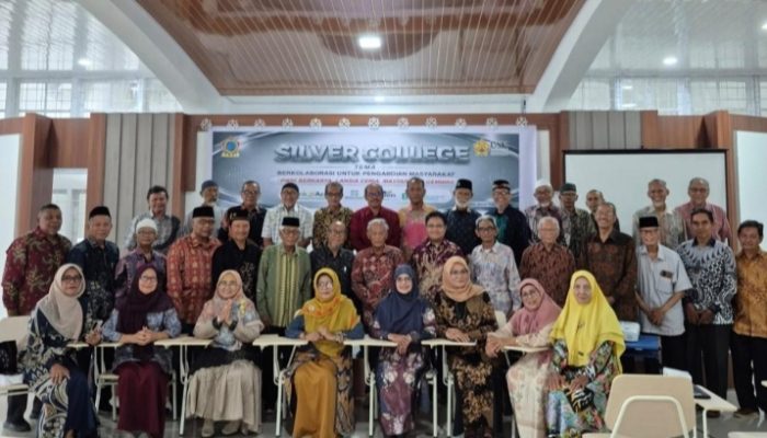 Silver College PWRI Aceh Bangkitkan Semangat Purnabakti, FK USK Tekankan Pentingnya Tetap Aktif di Usia Senja