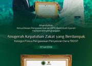 Prof. Muhammad Yasir Yusuf Raih Anugerah Kepatuhan Zakat, Perkuat Tata Kelola Dana Sosial Syariah Bank Aceh