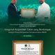 Prof. Muhammad Yasir Yusuf Raih Anugerah Kepatuhan Zakat, Perkuat Tata Kelola Dana Sosial Syariah Bank Aceh