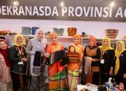Ketua Harian Dekranas Beri Semangat “Aceh Bangkit” Saat Kunjungi Stand Dekranasda Aceh