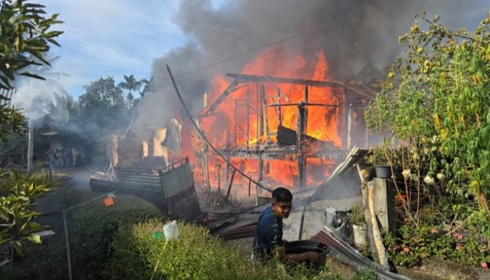 Rumah Kayu di Lampreh Ludes Dilalap Api, BPBD Aceh Besar Kerahkan Lima Armada Pemadam