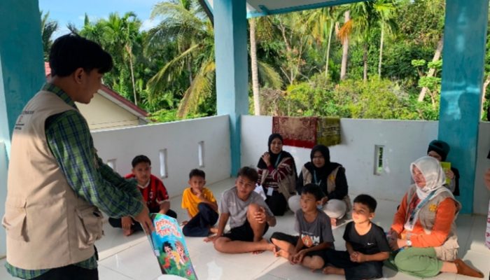 Tumbuhkan Minat Baca Sejak Dini, Mahasiswa KKN USK Gelar Program Literasi Interaktif di Gampong Kayee Adang