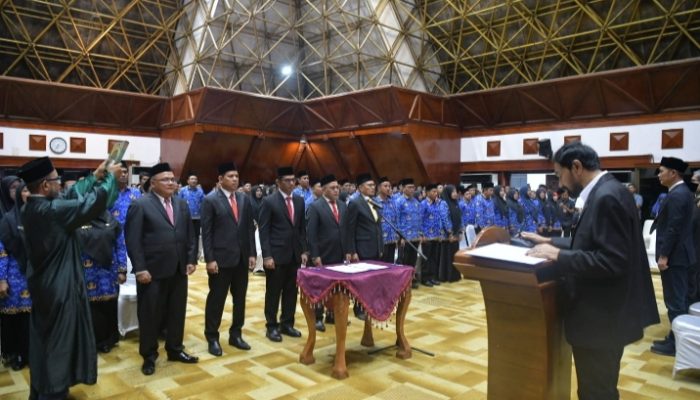 Mualem Cetak Sejarah, Lantik Langsung 248 Kepala Sekolah SMA, SMK, dan SLB se-Aceh