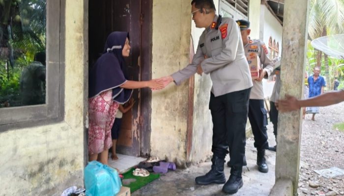Kapolres Aceh Selatan Janji Rehab Rumah Janda Eks Kombatan GAM hingga Bantu Modal UMKM
