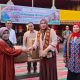 Kak Na Serahkan Mesin Jahit dan Mesin Obras ke Desa Kerajinan Salur Latun