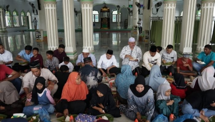 Wagub Dek Fadh Hadiri Maulid Bersama Ratusan Anak Yatim di Teupin Raya