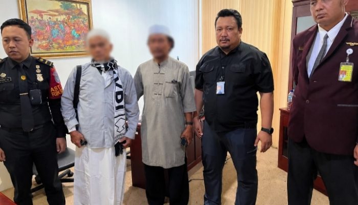 Hendak Umrah, Terpidana Korupsi Dana Tembakau Bener Meriah Ditangkap Tim Tabur Kejati Aceh di Bandara Kualanamu
