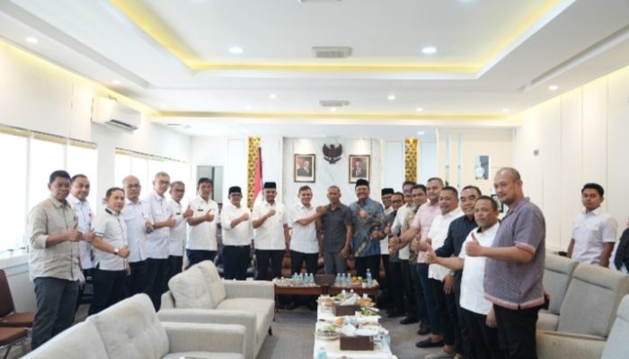 Wagub dan Pimpinan DPRA Bahas Percepatan Qanun APBA dan Stabilitas Sosial