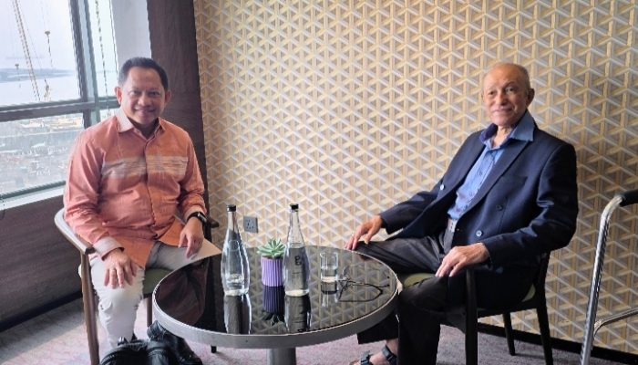 Mendagri Tito Karnavian Jenguk Wali Nanggroe Aceh di Penang