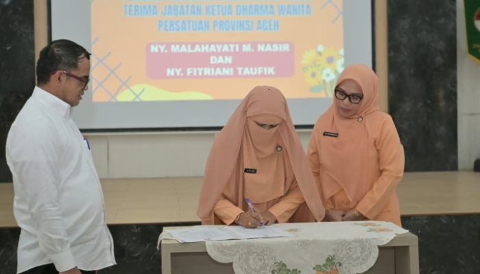 Plt. Sekda Aceh Hadiri Serah Terima Jabatan Ketua DWP Aceh