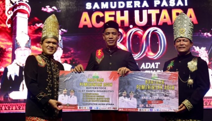 Wagub Aceh Dek Fadh Serahkan Bantuan Rp. 6,78 Miliar untuk Aceh Utara