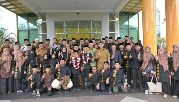 Kafilah MTQ Aceh Pulang, Disambut Langsung Jajaran Pejabat Pemerintah Aceh di Bandara