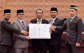 Plt Sekda Aceh dan Pimpinan DPRA Teken Persetujuan Bersama KUA-PPAS Aceh 2027