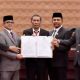 Plt Sekda Aceh dan Pimpinan DPRA Teken Persetujuan Bersama KUA-PPAS Aceh 2027