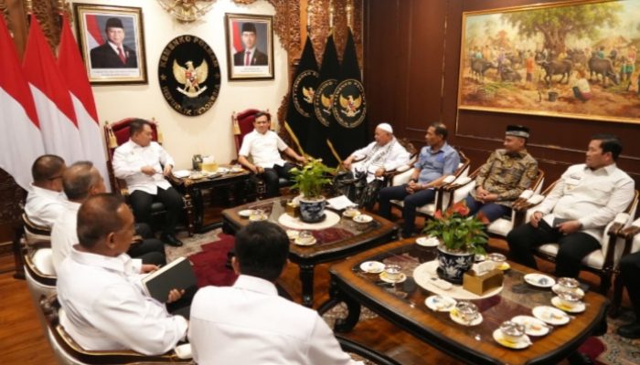 Dek Fadh Bersama Abu Paya Pasie dan Ketua DPRA, Temui Menko Polkam, Perkuat Sinergi untuk Aceh